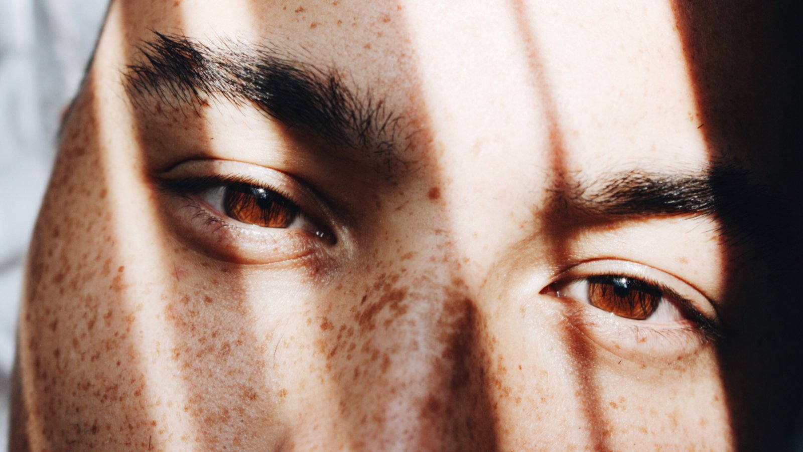 Bags-Under-Eyes-in-Men_-How-to-Fight-Back.jpg